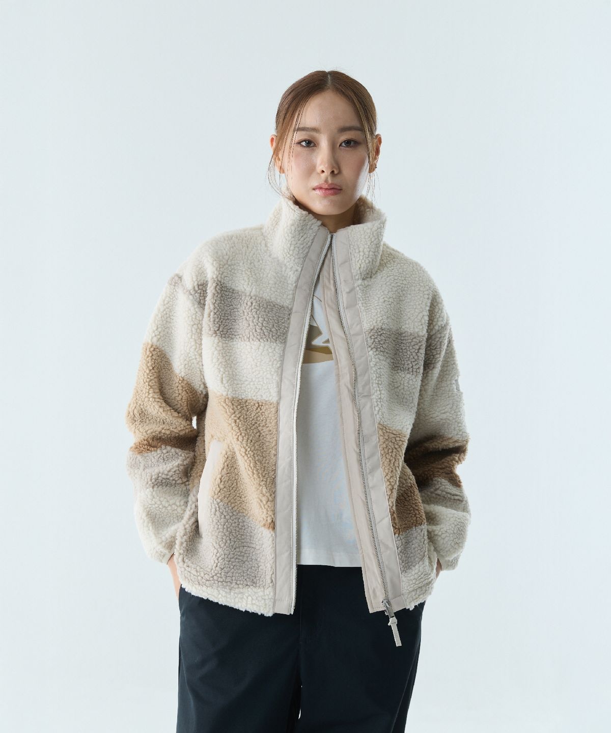 에이글(Aigle) 여성 자카드 셰르파 자켓 AIW25WFLE001SABJ