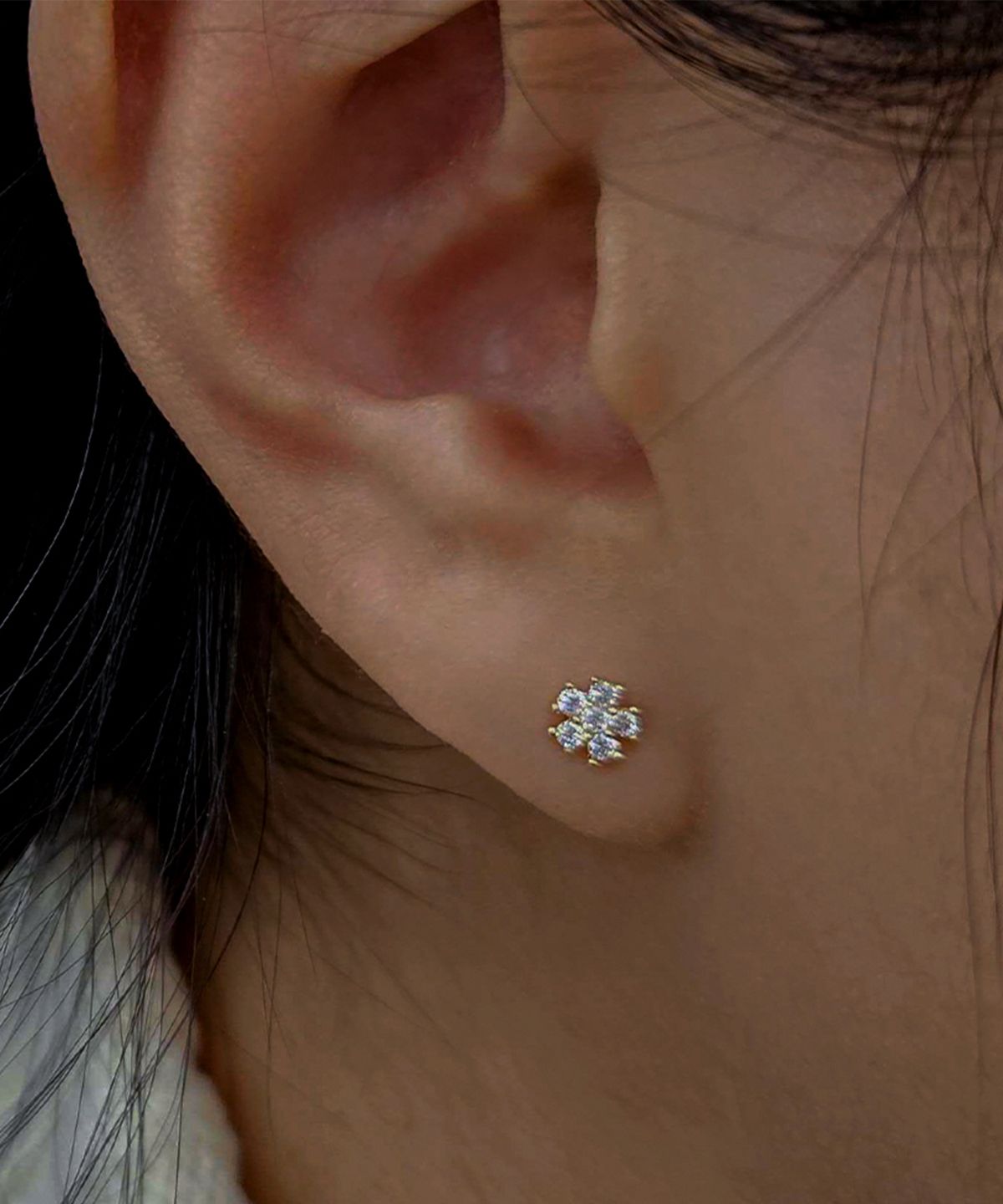 엘렌쥬얼리(HELENE JEWELRY) 14K 세이 플라워 큐빅 귀걸이