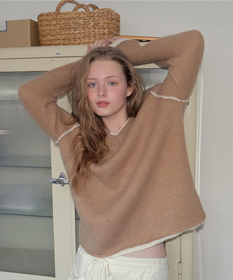 Even Layered V-neck Knit