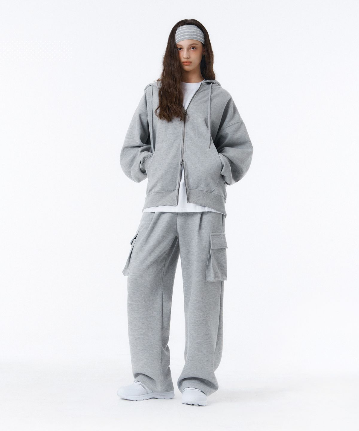 랜덤오프(RANDOMOFF) [Unisex] BASIC LINE ONE TUCK CARGO SWEAT PANTS (2color)