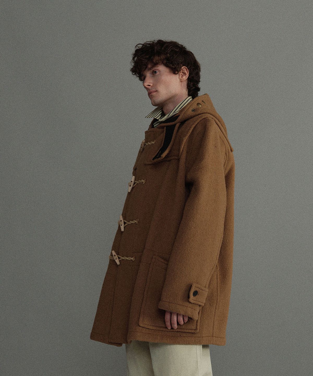 몽고메리(MONTGOMERY) SHORT ORIGINAL DUFFLE COAT WITH WOODEN - CAMEL