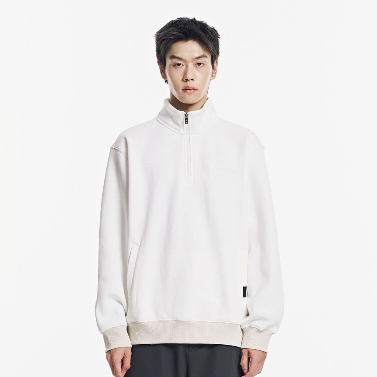 스케쳐스(SKECHERS) 남성 사각기모 배색 하프 반집업 풀오버_SL3MTCFW011