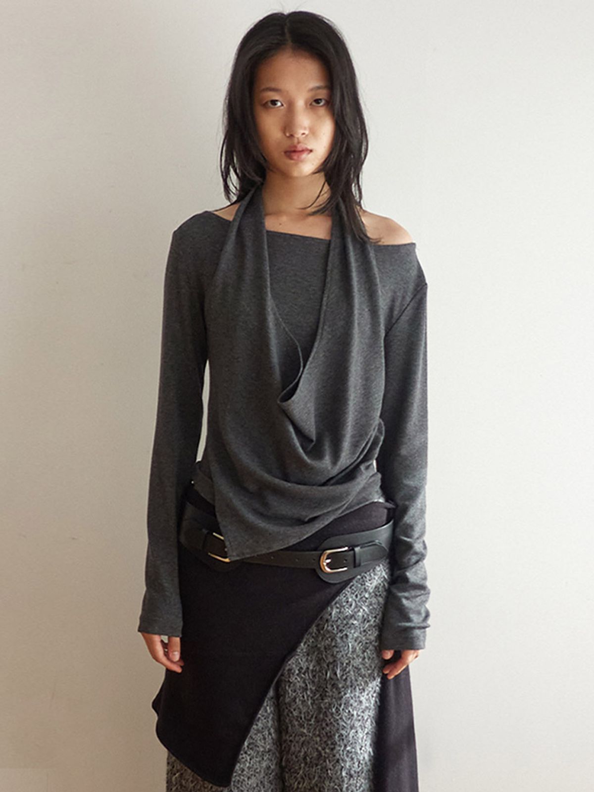 세릭(CERRIC) LAYERED HALTER TOP / CHARCOAL