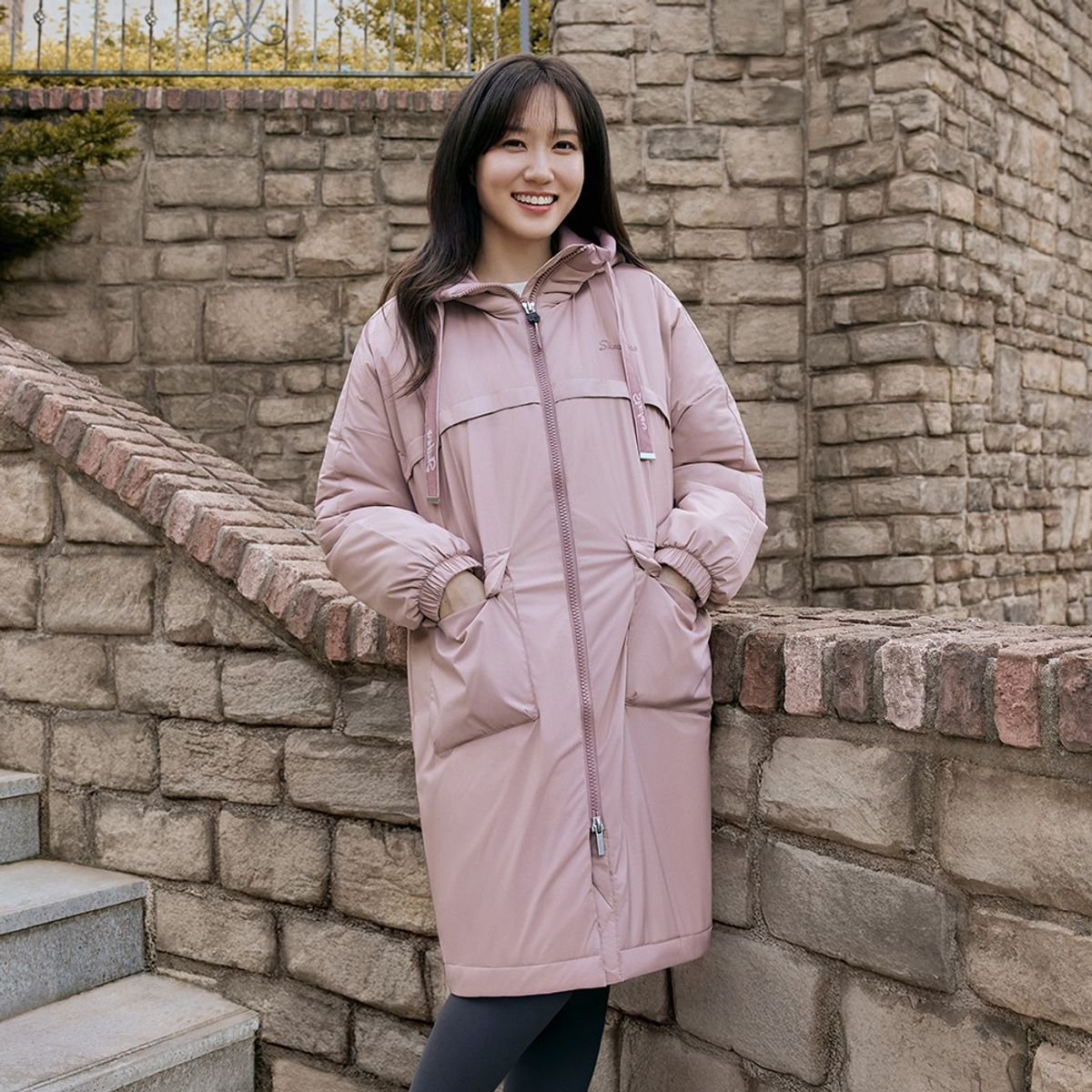 스케쳐스(SKECHERS) 여성 중기장 패딩 자켓_SL3WJCFW011
