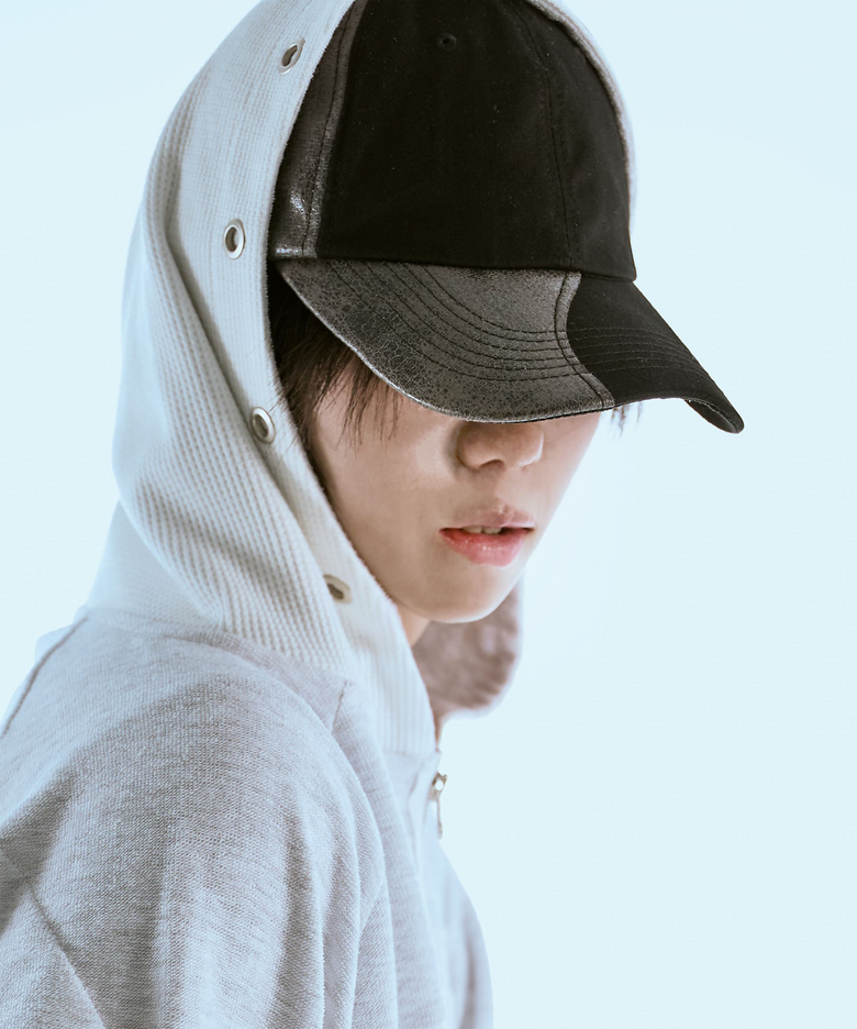 크레비스 비대칭 볼캡 모자