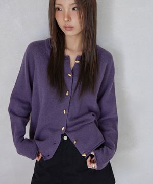 WOOL BLENDED OVAL BUTTON CREW-NECK CARDIGAN, PURPLE