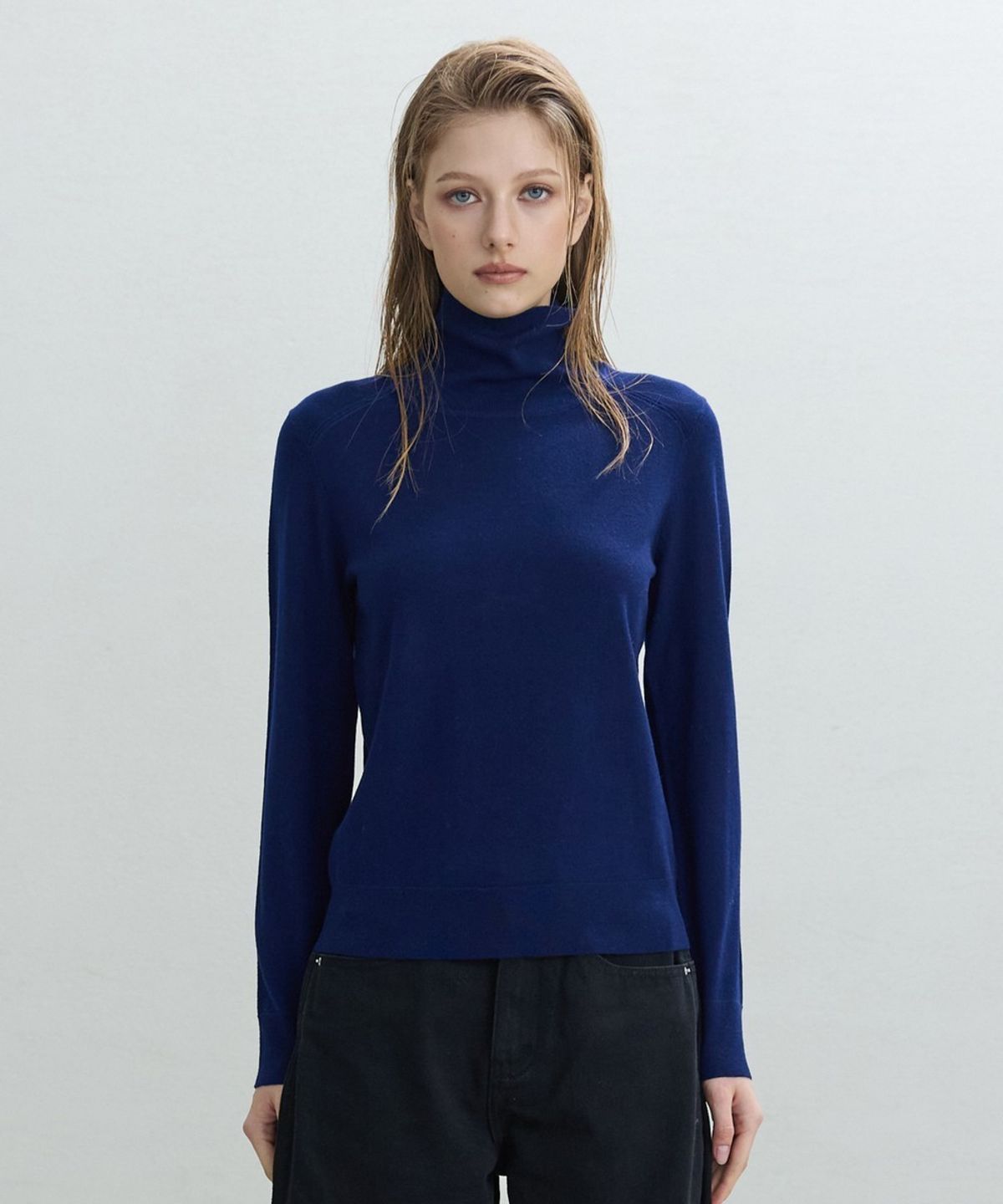 디에토(DEETO) Basic Thin Turtleneck [NAVY]