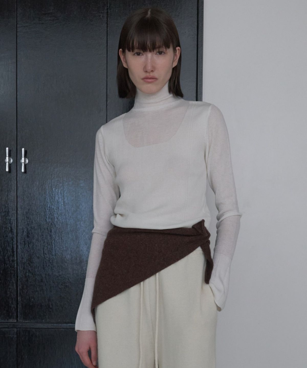 디에토(DEETO) Bell-sleeve Turtleneck Pullover [IVORY]