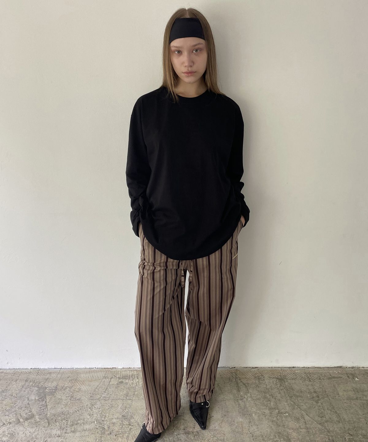 온유어오운(ONYOUROWN) BROWN STRIPED TROUSERS