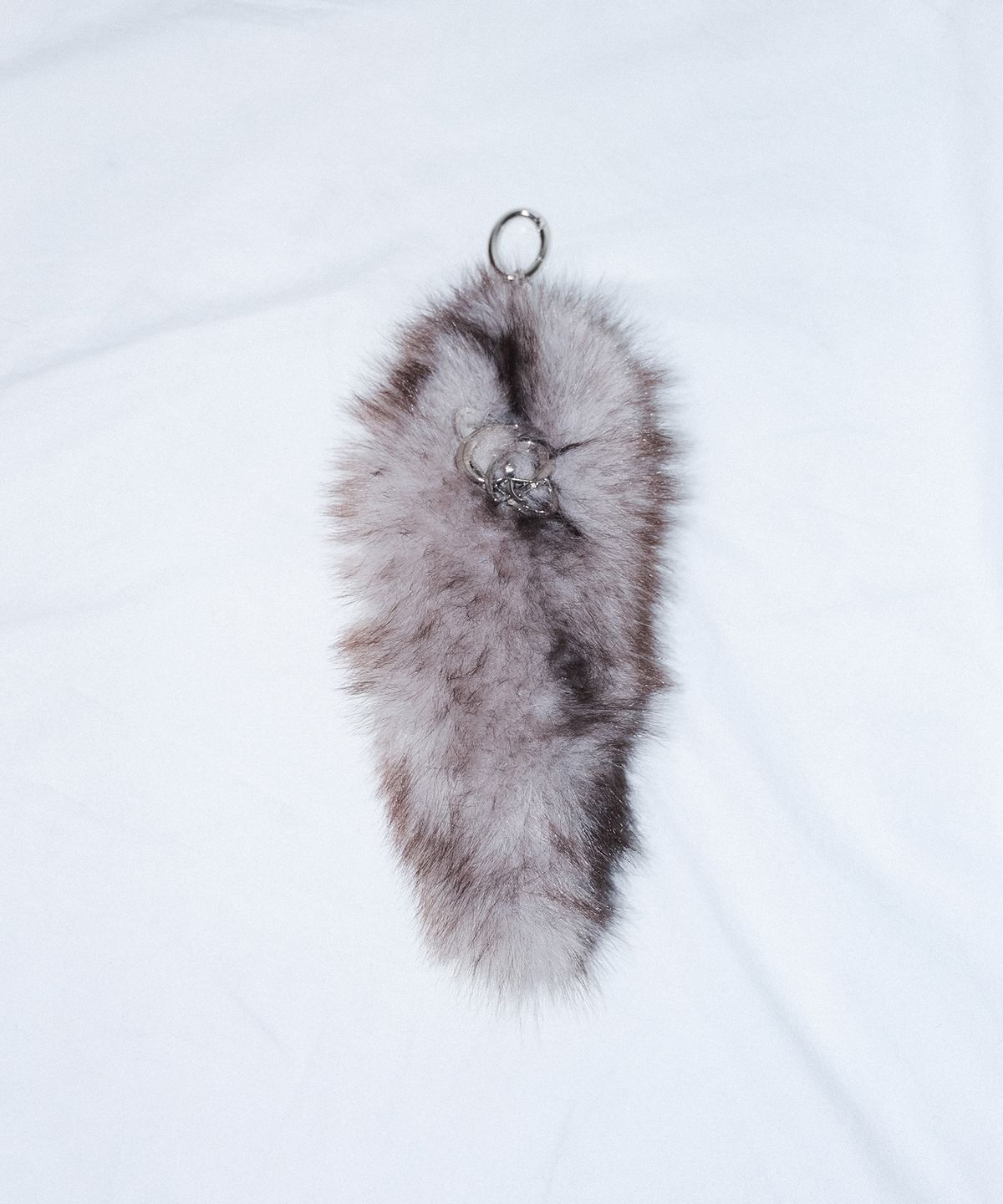 체리퀴리(CHERRYQUIRI) chubby fur tail keyring - beige