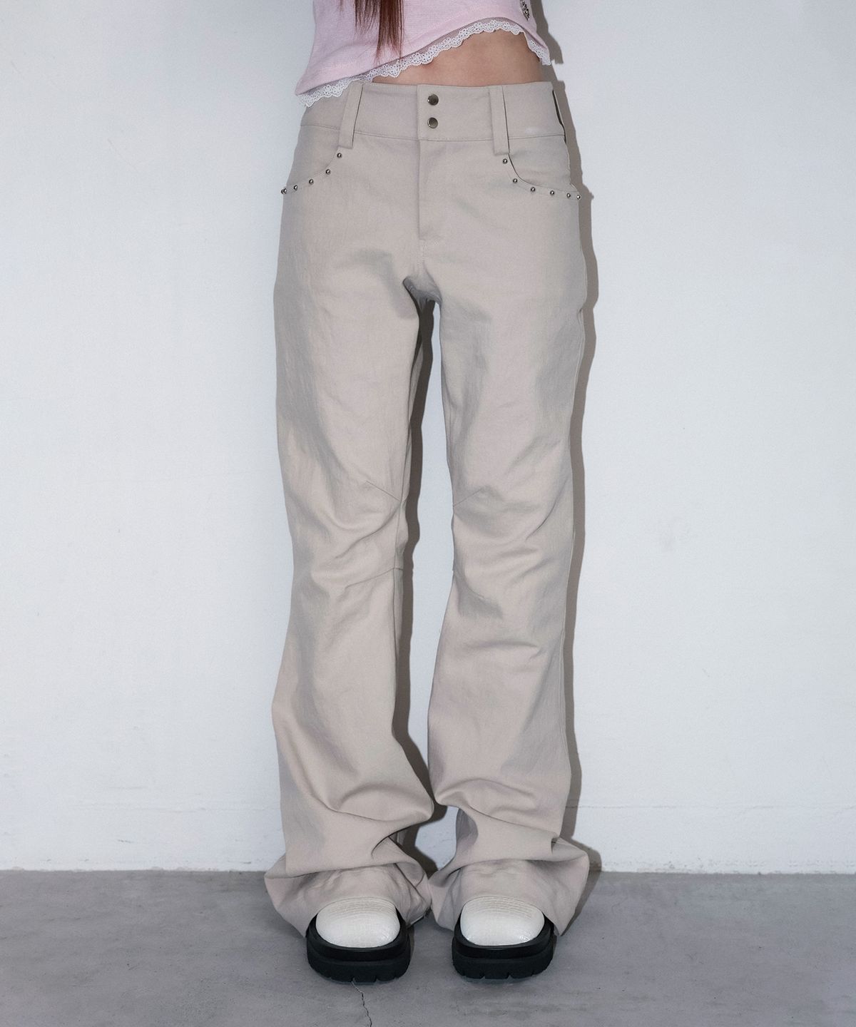 체리퀴리(CHERRYQUIRI) metalic stud boots cut pt - beige