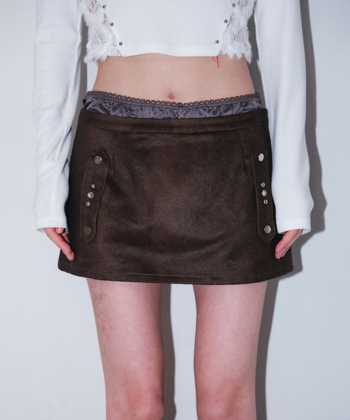 체리퀴리(CHERRYQUIRI) suede satin peek mini sk - khaki