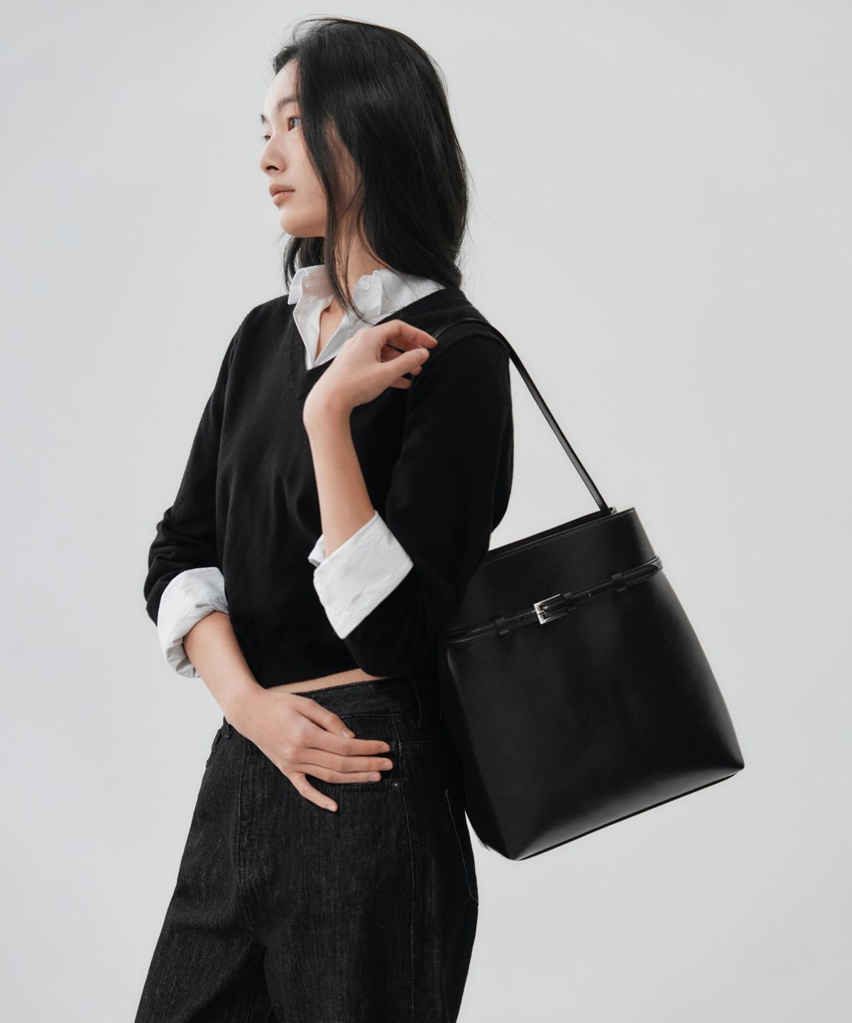 무신사 스탠다드 우먼(MUSINSA STANDARD WOMAN) 우먼즈 벨티드 버킷백 [블랙]