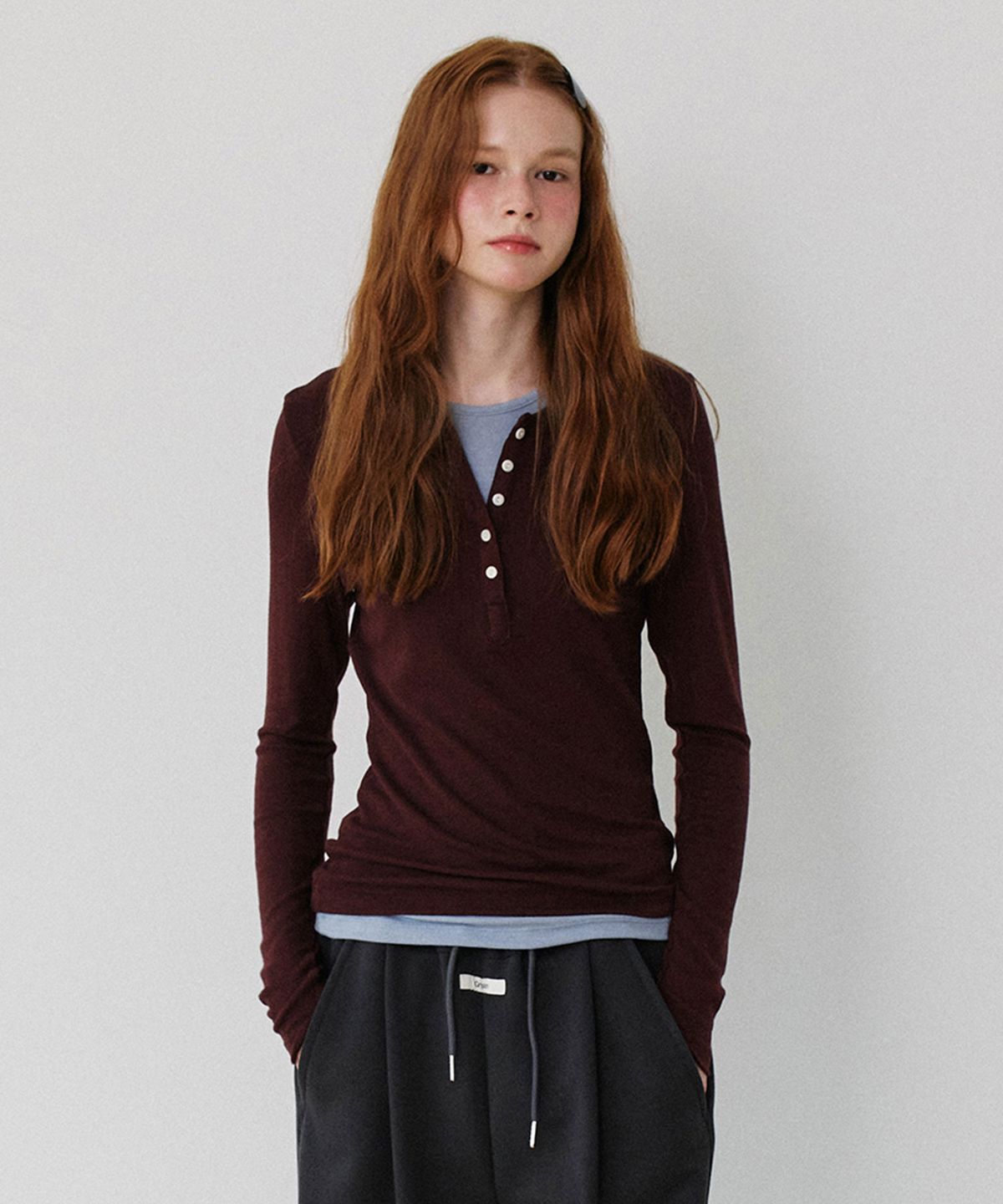 그라스플랜(GRASPLAN) Henley Neck Layered T-shirt_Wine Sky Blue