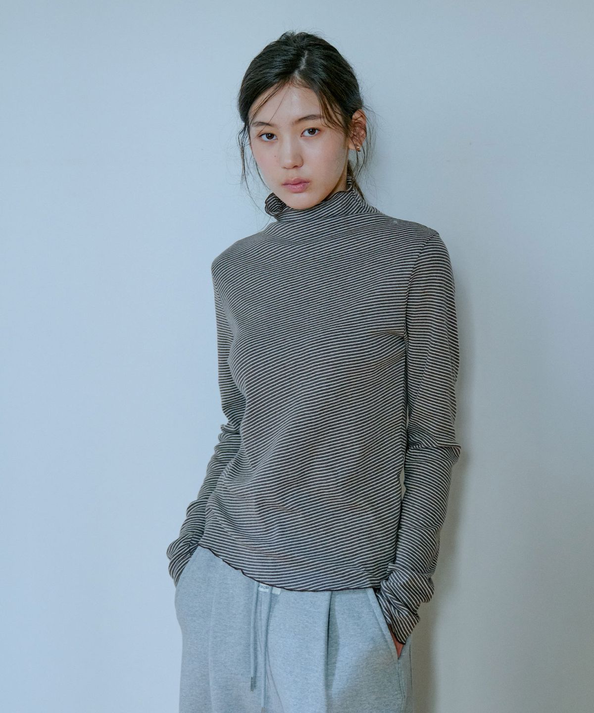 그라스플랜(GRASPLAN) Stripe Turtleneck T-shirt_Brown Beige