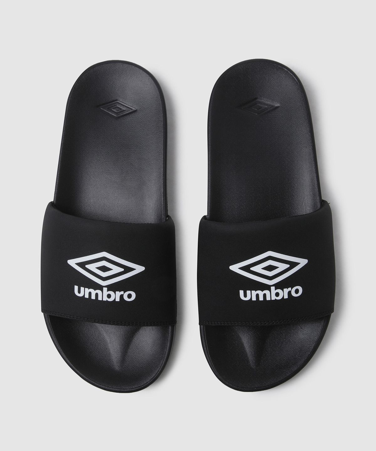 엄브로(UMBRO) ZEPPI SD (재피 슬라이드) 블랙 UR123ESD11
