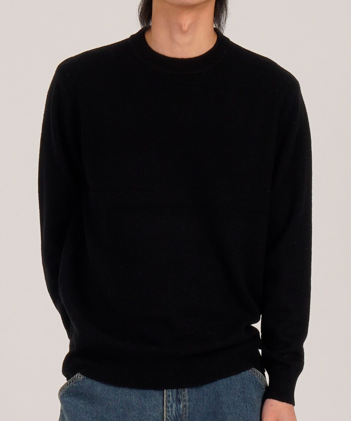 버튼서울(BUTTON SEOUL) [울90] 미니멀 크루넥 데일리 니트 (블랙)