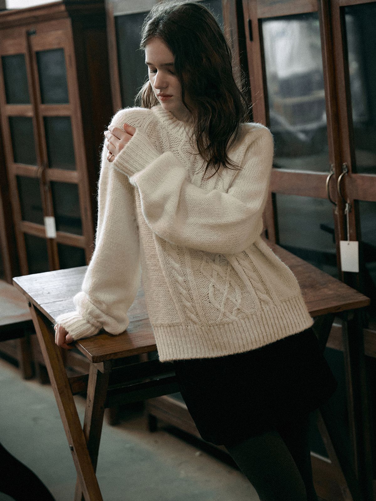 르니나(LENINA) SYLVIA cable sweater_IVORY