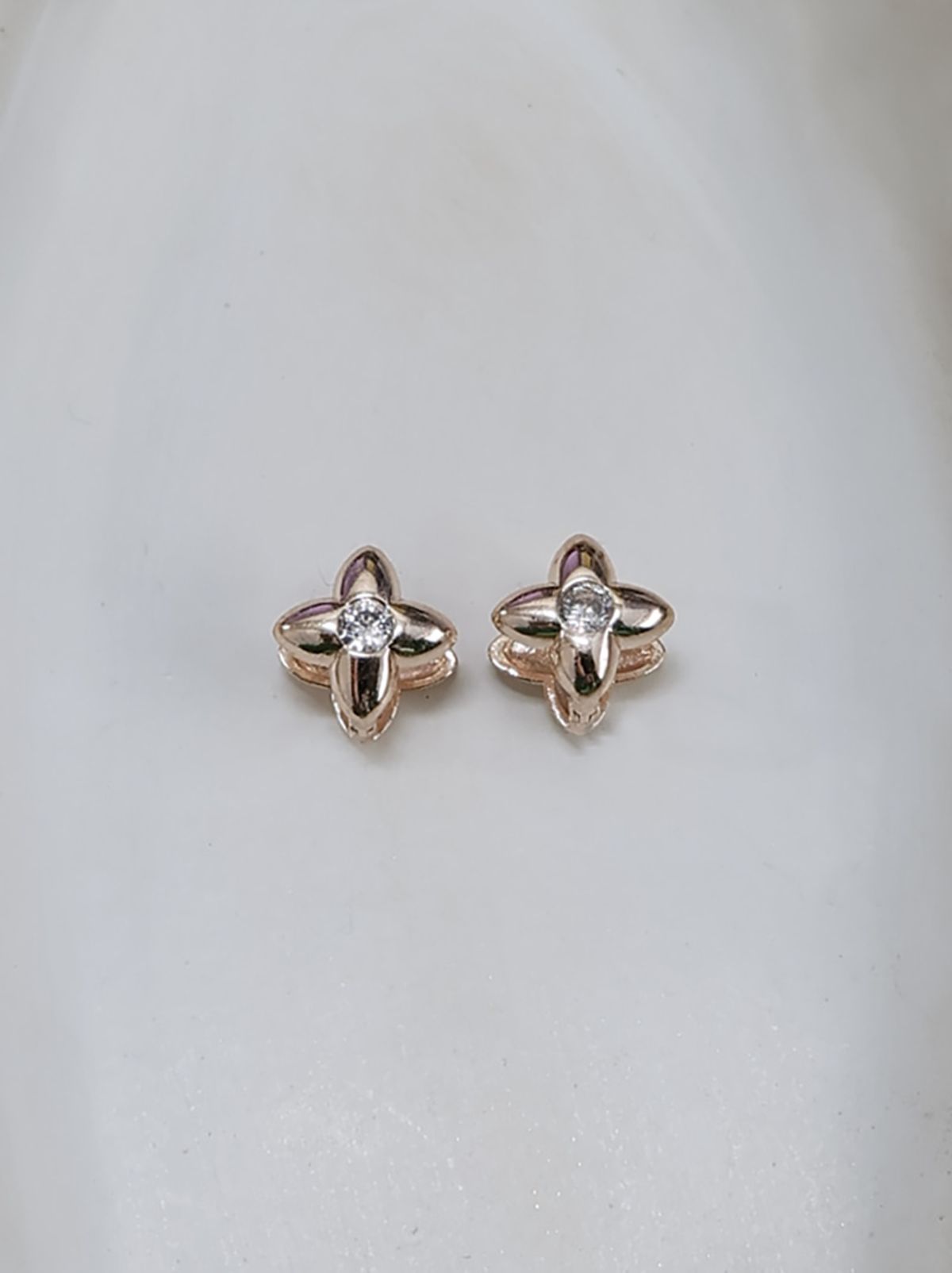 소수(SOSOO) Mini Star Cubic Zirconia One-touch Earrings