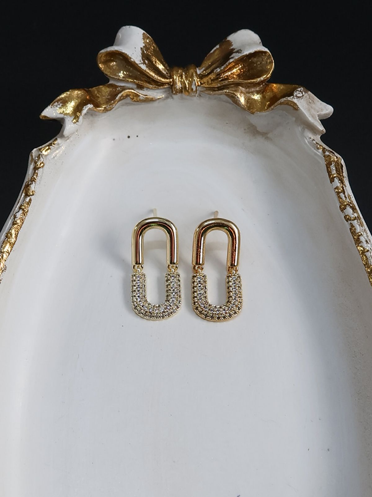 소수(SOSOO) Clip Cubic Zirconia Earrings