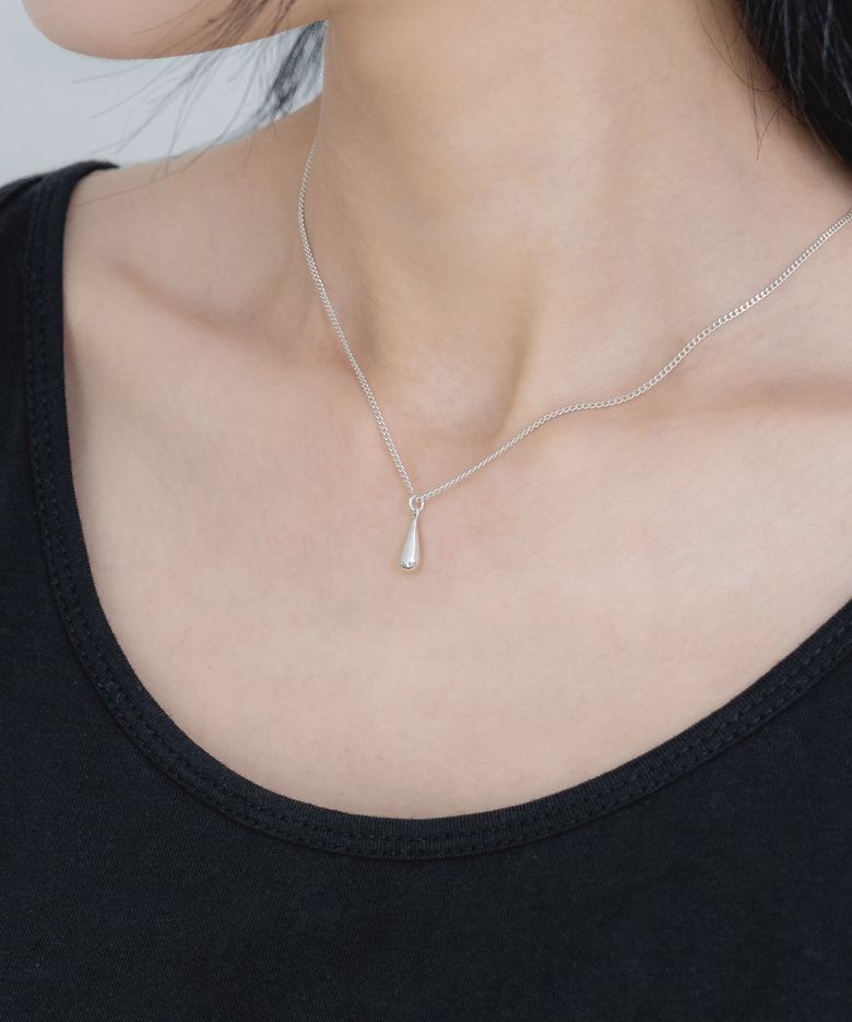 DEW DROP NECKLACE 04