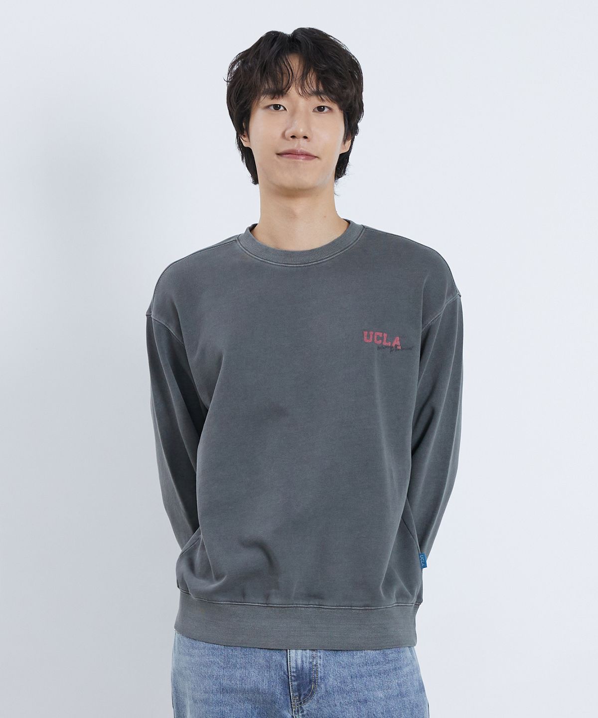 유씨엘에이(UCLA) 남녀공용 빈티지 스포츠 아트웍 레귤러핏 스웨트셔츠[DK-GREY](UBALT71)