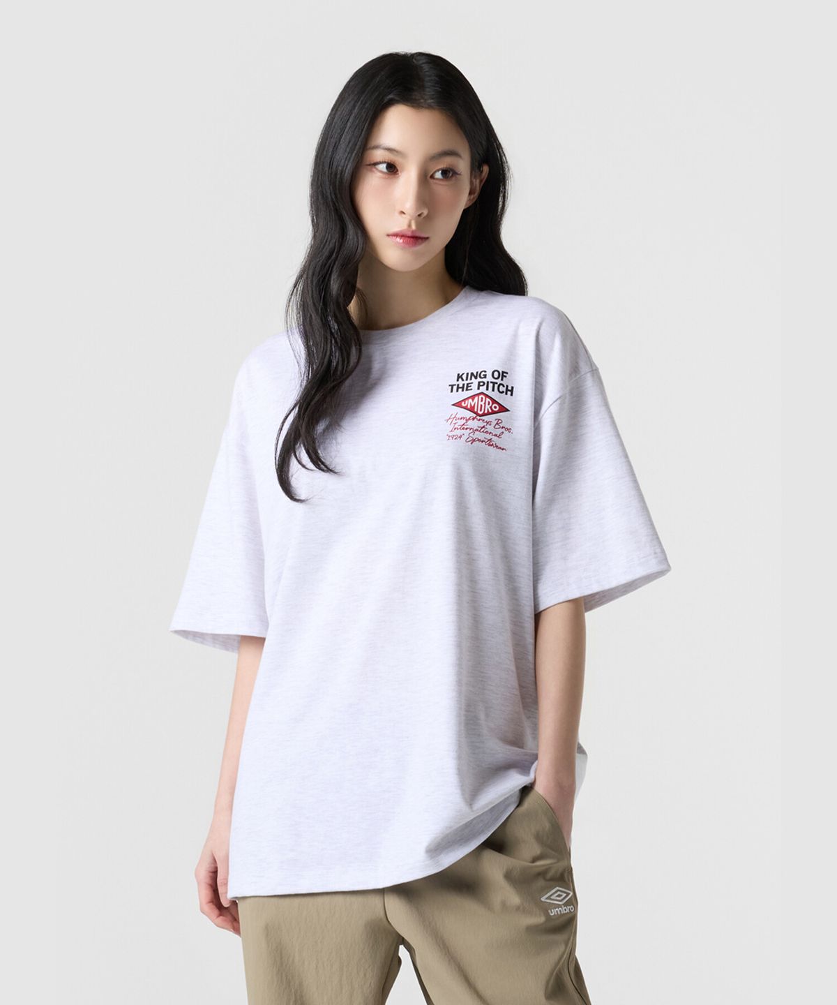 엄브로(UMBRO) HBL 킹 오브 더 피치 반팔 티셔츠 화이트 UR121CRS24
