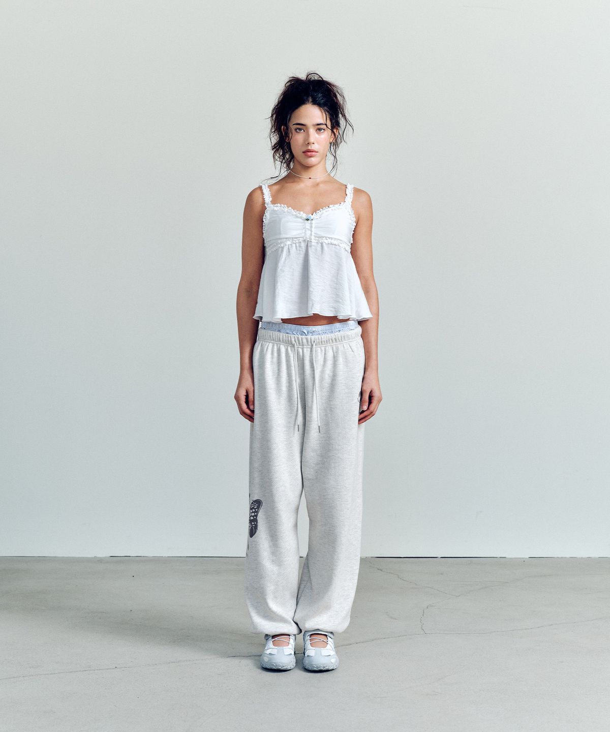 에즈이프 캘리(ASIF CALIE) FLOWER LACE TRIM SLEEVELESS WHITE