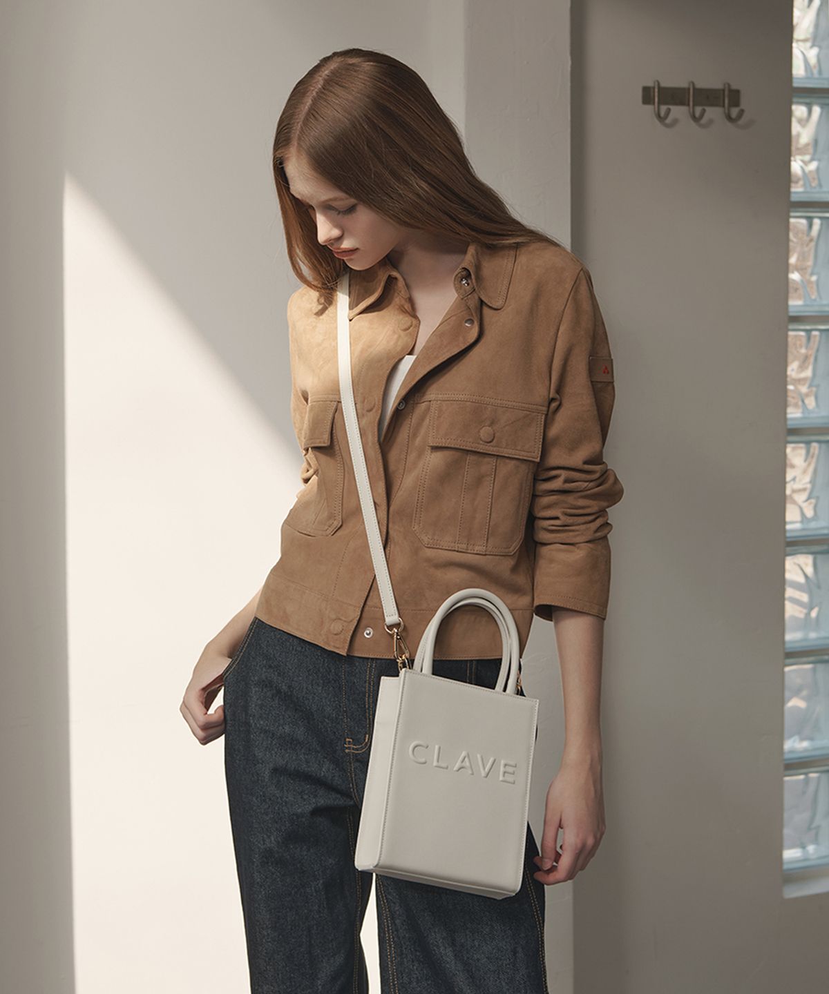 끌라베(CLAVE) 실비 스몰 화이트 크로스백 (SYLVIE Small White Cross Bag)