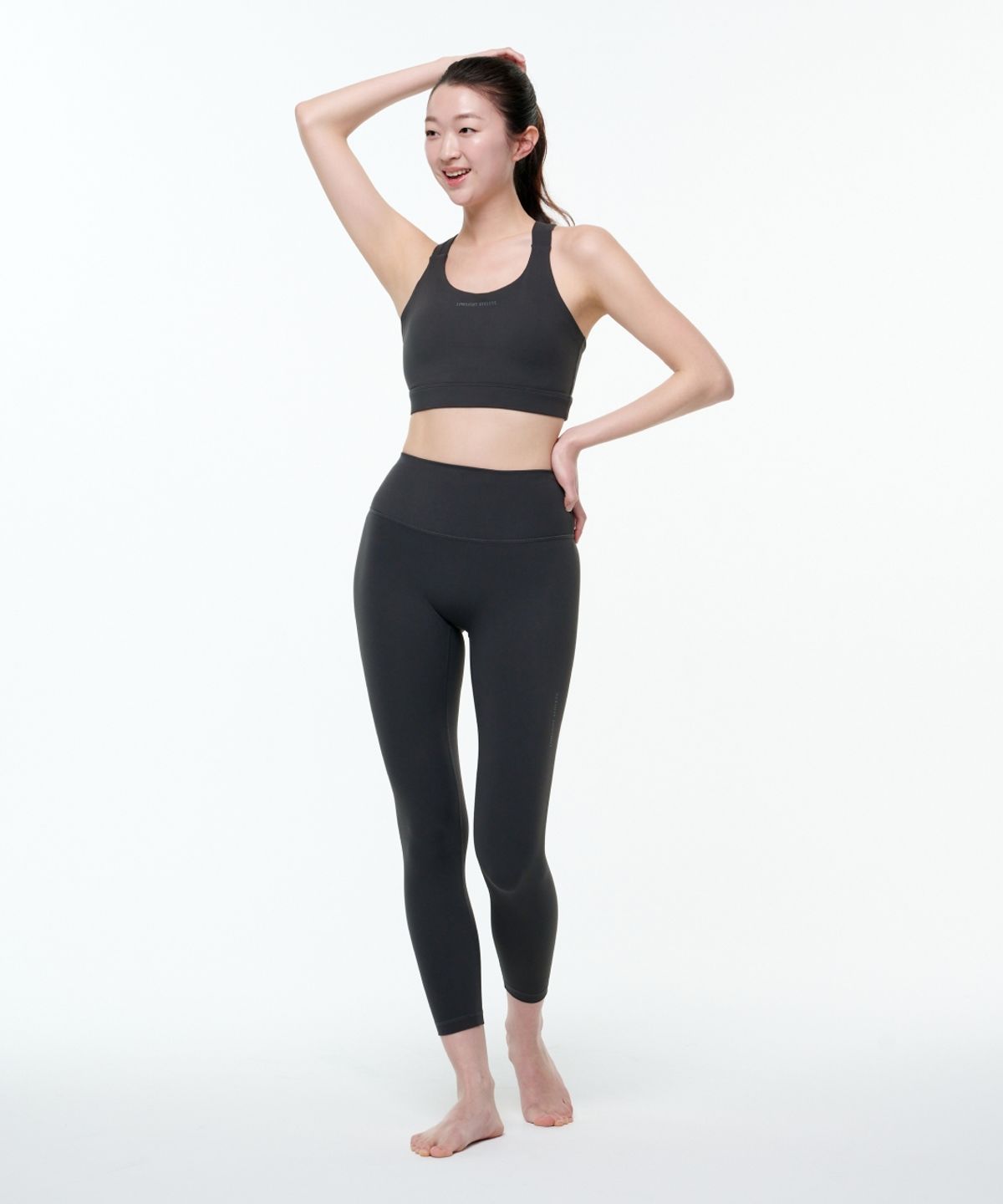 라임라잇 어패럴(LIMELIGHT APPAREL) 애슬릿 로고 레깅스 (차콜/그레이)