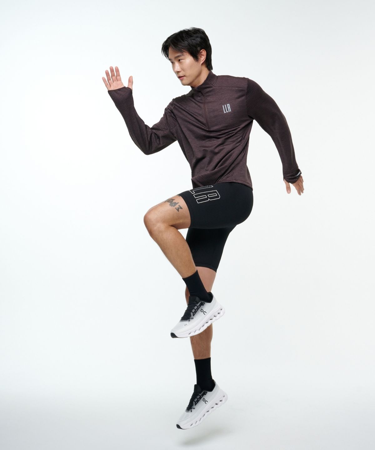 라임라잇 어패럴(LIMELIGHT APPAREL) LLR 러닝 빅로고 스트라이트 컴프레션 쇼츠 남성 (블랙/화이트)