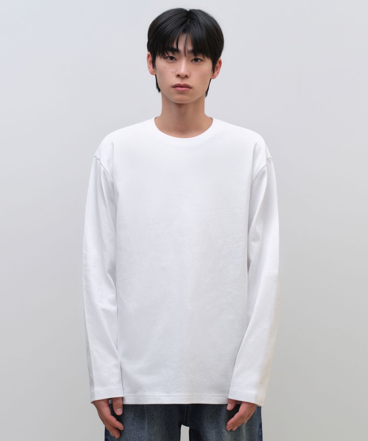 무신사 스탠다드(MUSINSA STANDARD) 릴렉스드 OE 크루 넥 긴소매 티셔츠 [화이트]