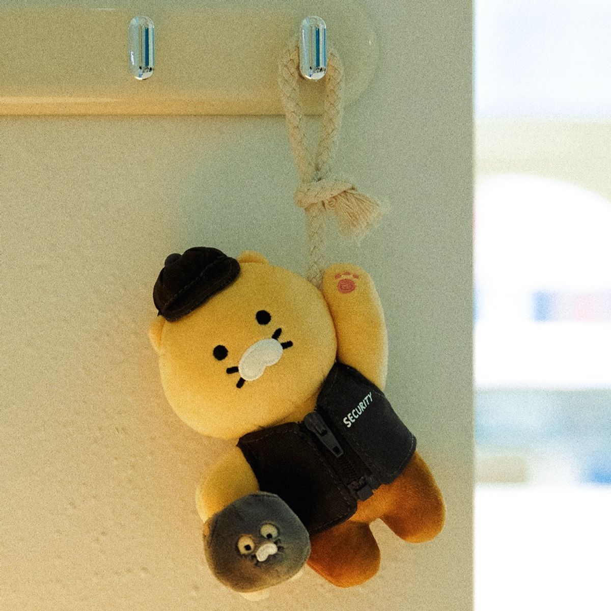 카카오프렌즈(KAKAO FRIENDS) 우리집 지킴이 보안요원 인형_춘식이