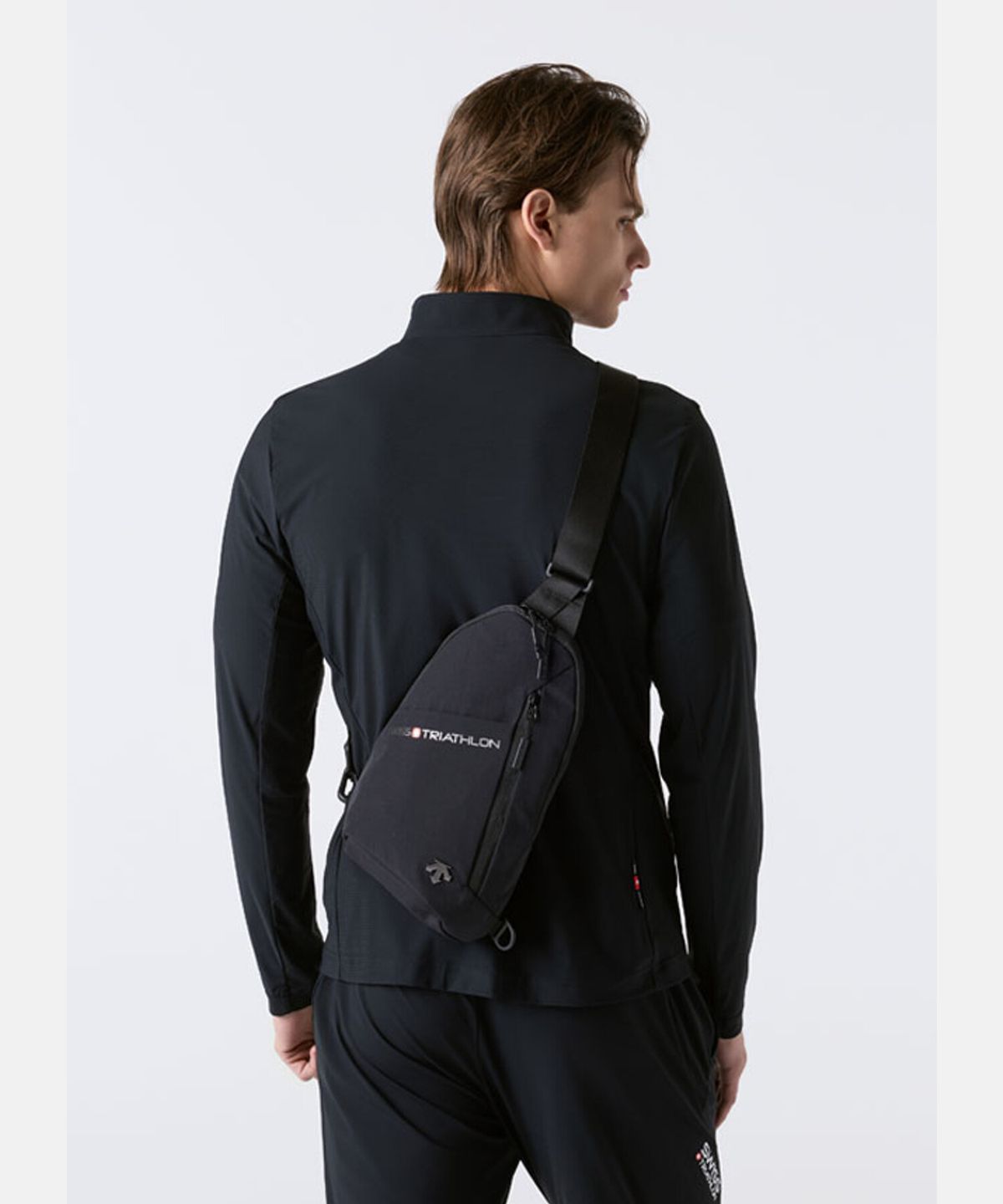 데상트(DESCENTE) 스위스 트라이애슬론 슬링백 블랙 SR123IBG1A