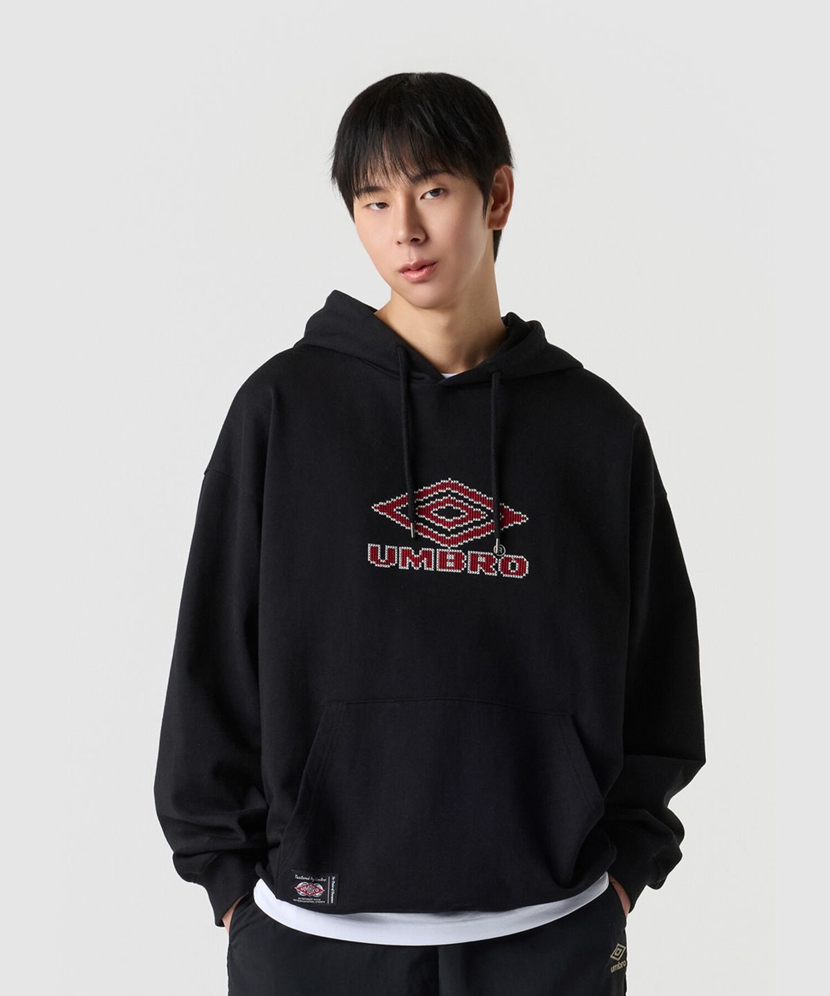 엄브로(UMBRO) HBL 브릿 캐주얼 크래프트 후드 티셔츠 블랙 UR111CHD22