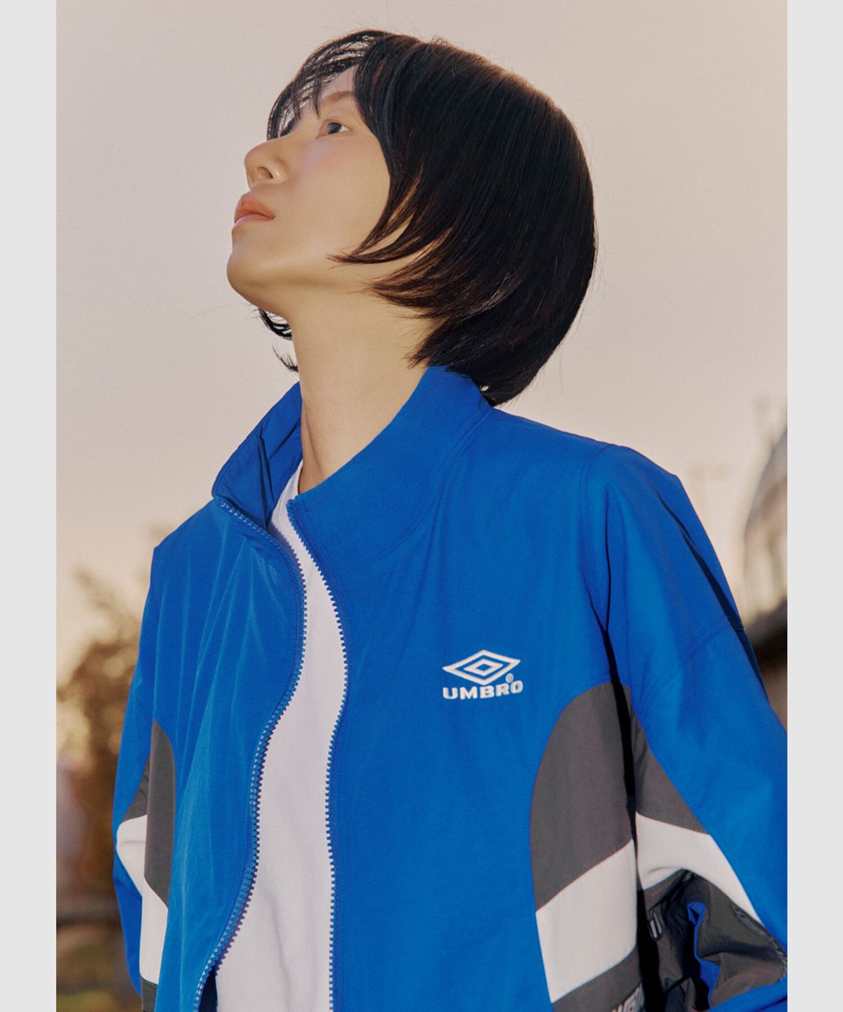 엄브로(UMBRO) 헤리티지 트랙 우븐 바람막이 자켓 블루 UR121CJK13