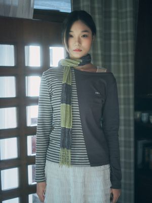 투웨이 스트라이프 숄더 롱슬리브 차콜