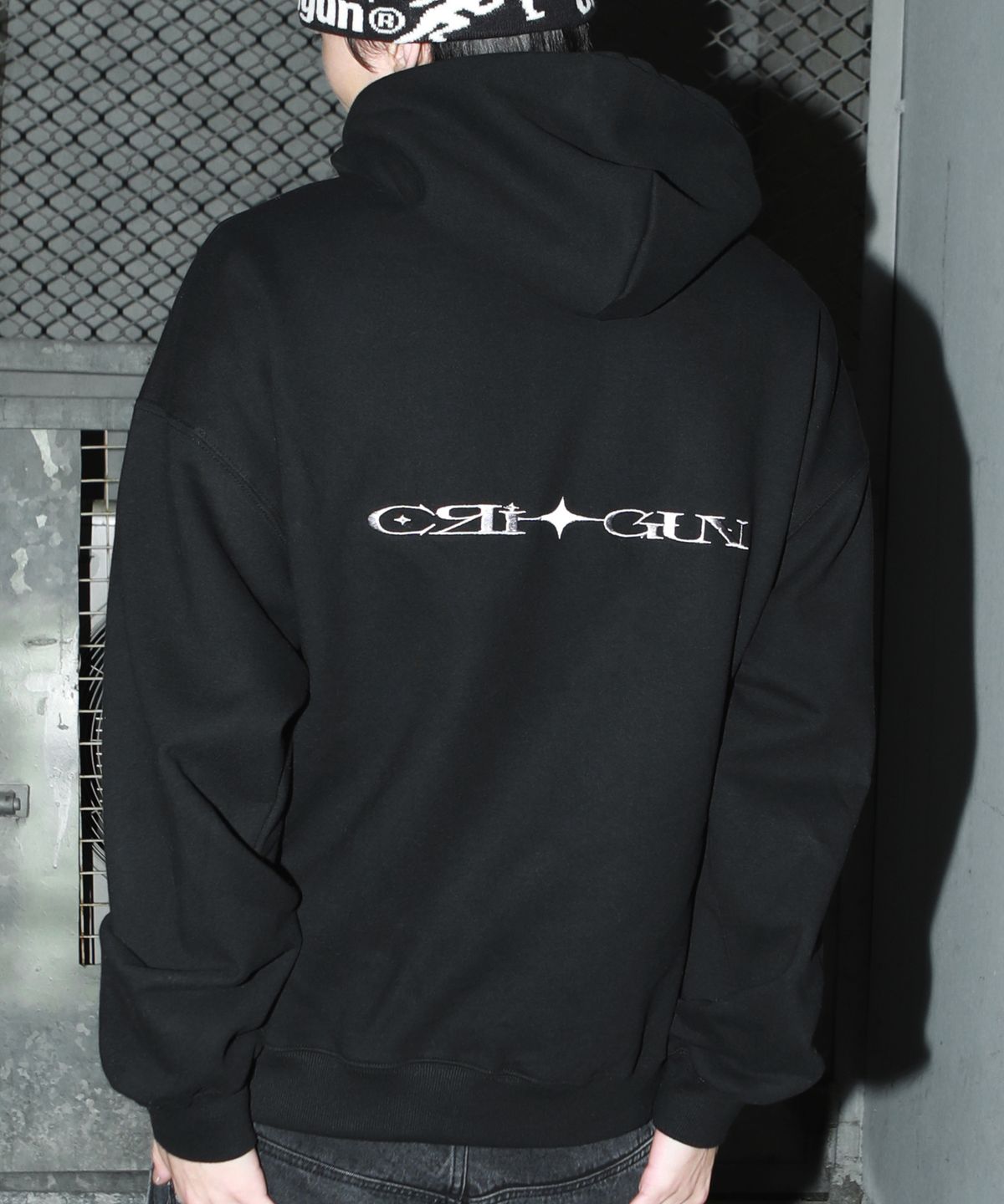 크리건(CRIGUN) ESSENTIAL HOODIE BLACK