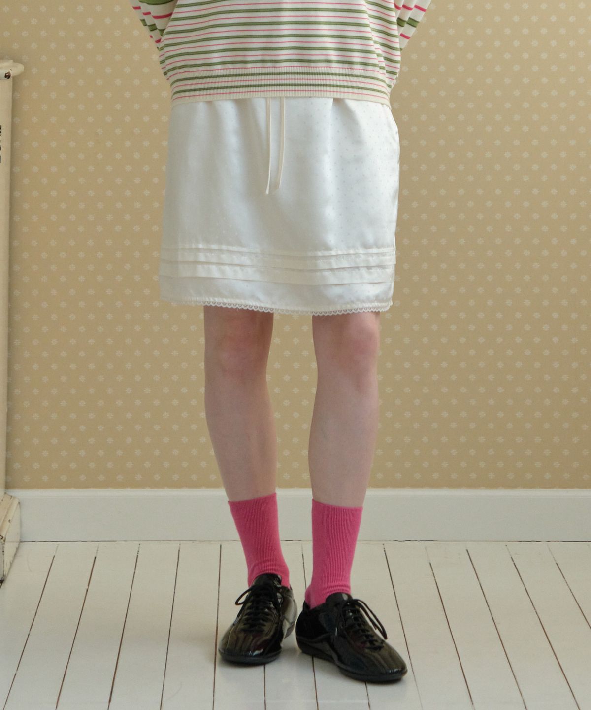 튜드먼트(TTUDEMENT) SATIN DOT MIDI SKIRT_IVORY