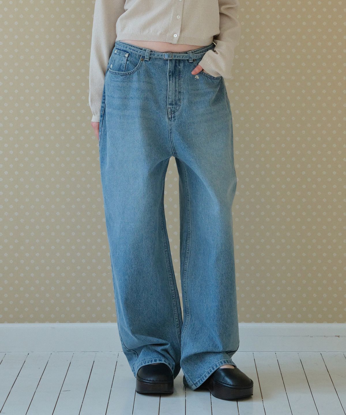 튜드먼트(TTUDEMENT) EMBROIDERED DENIM PANTS_LIGHT BLUE