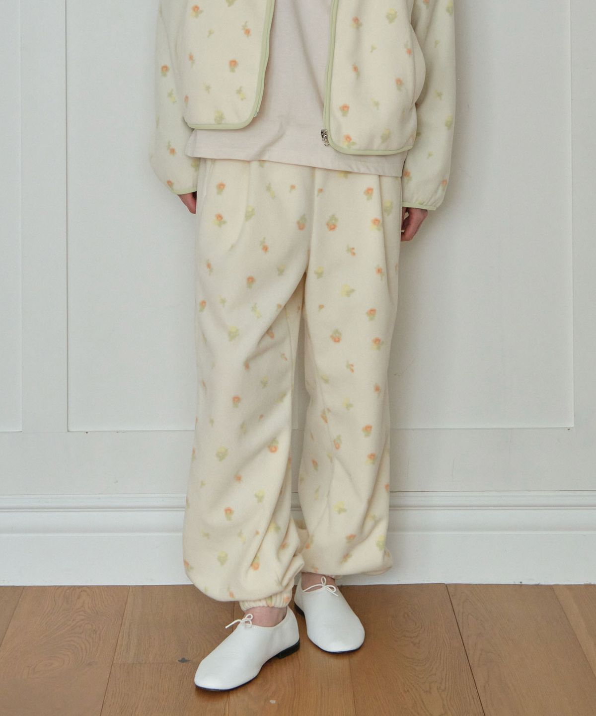 튜드먼트(TTUDEMENT) ROSE FLEECE PANTS_IVORY