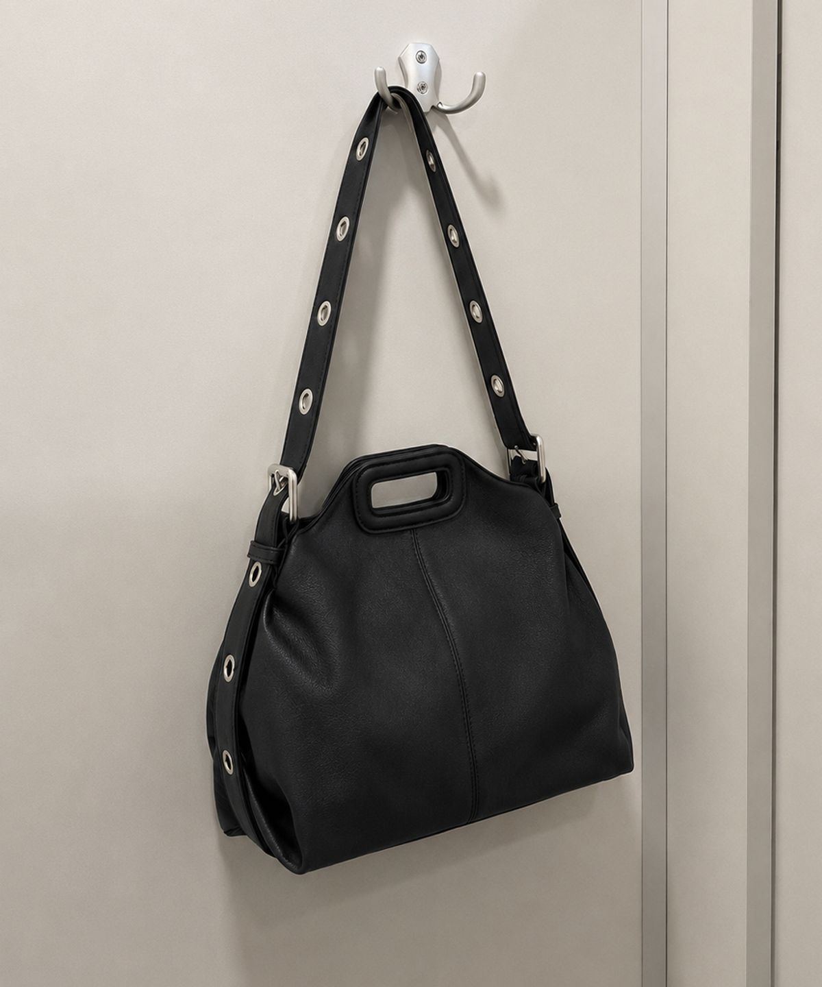 로맨티누어(ROMANTINUER) Top-handle Hobo Bag (Black)