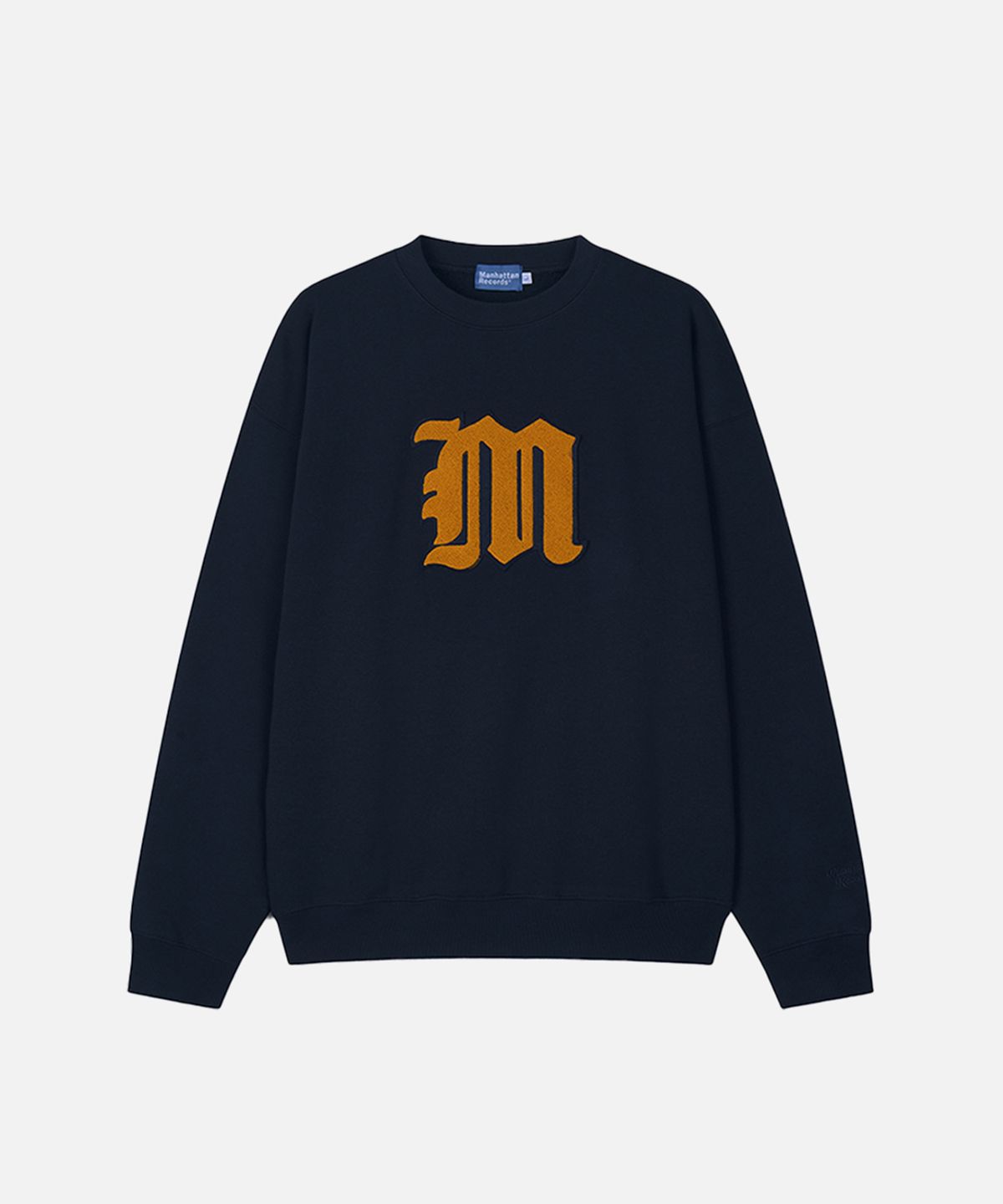 맨하탄레코즈(MANHATTAN RECORDS) MR M Mono Logo Crew Neck - Navy