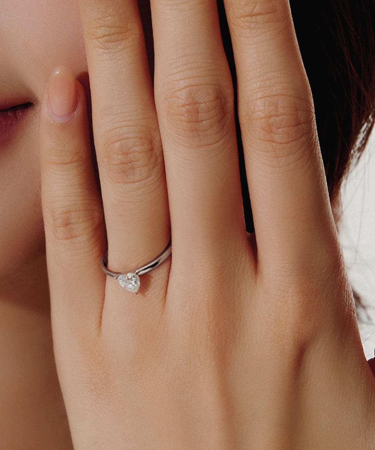 엘렌쥬얼리(HELENE JEWELRY) Silver 925 5부 하트 컷 모이사나이트 미스 링 반지