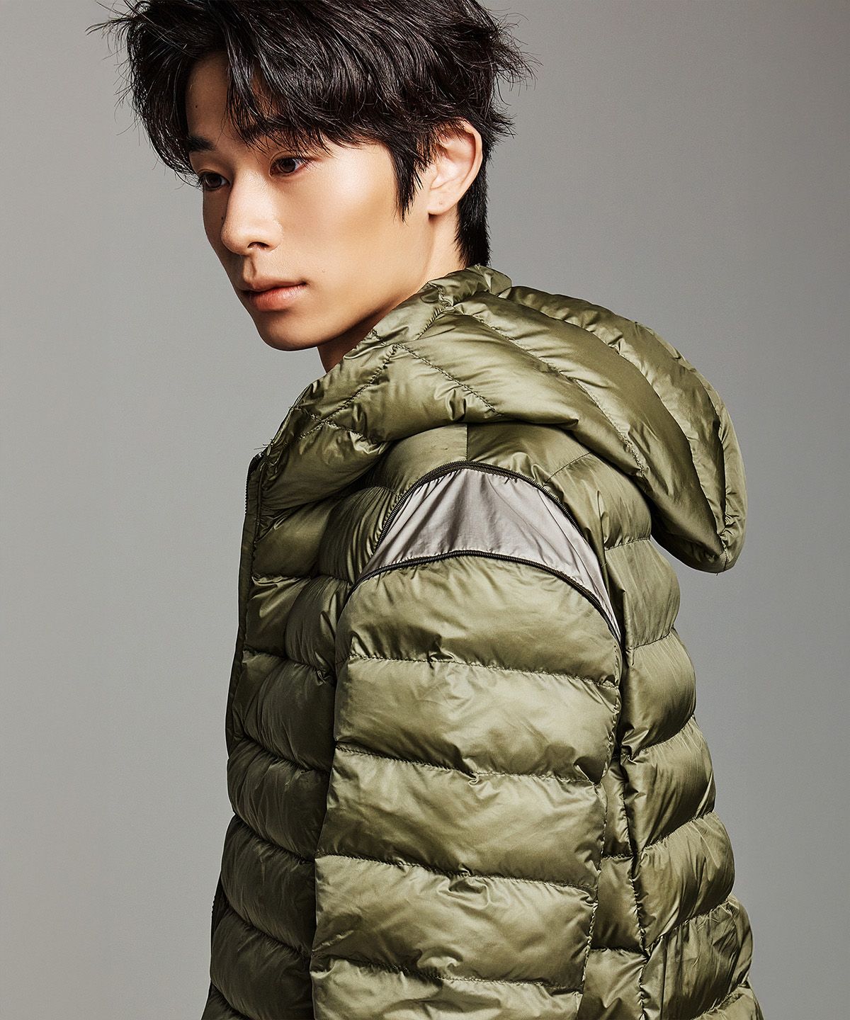 다이닛(DEINET) POINT WELLON HOODED JACKET IN KHAKI