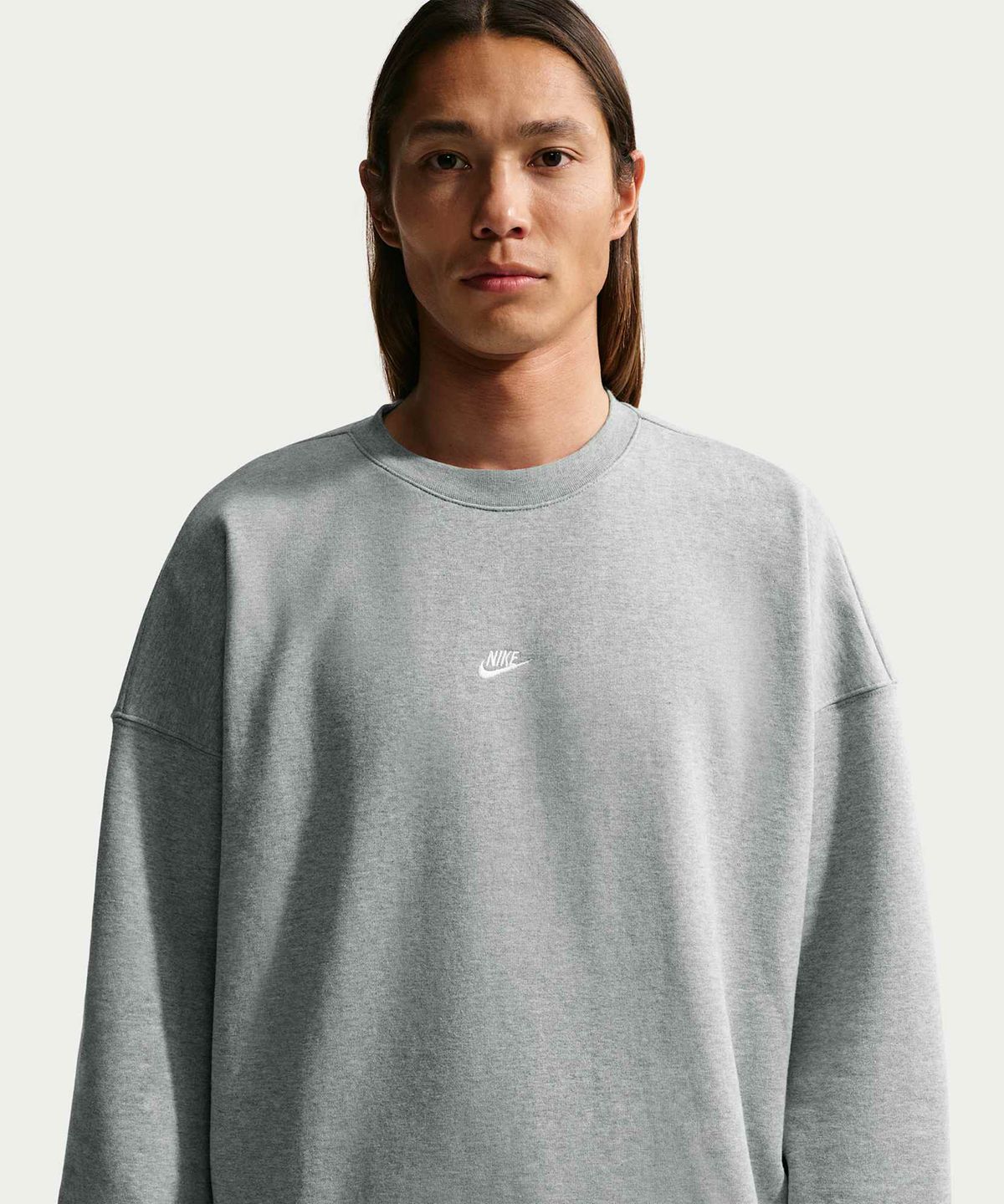 나이키(NIKE) 스포츠웨어 클럽 오버사이즈 프렌치 테리 크루넥 스웻셔츠 M - 다크 그레이 헤더:화이트 / IF0748-063