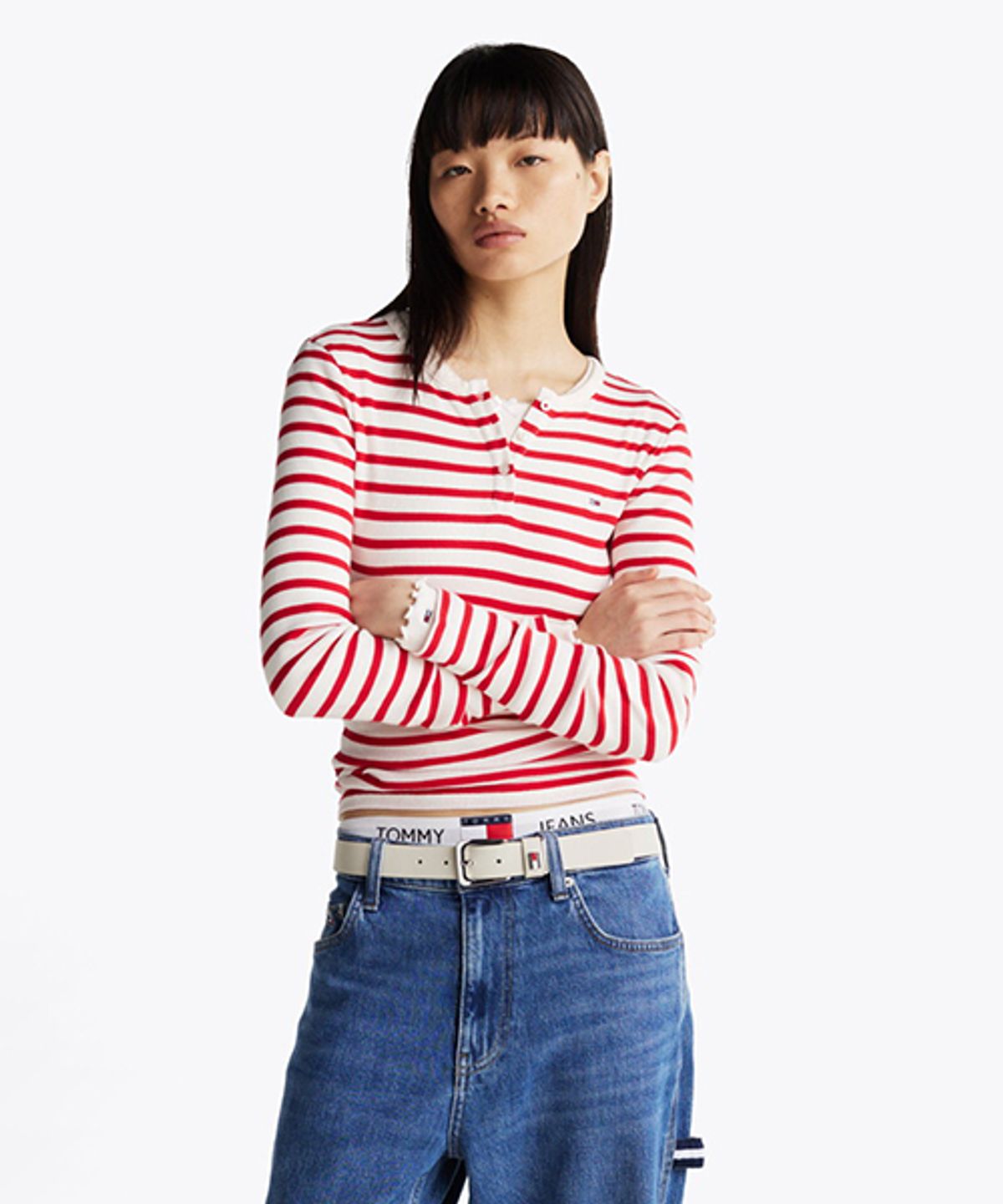 타미진스(TOMMY JEANS) 버튼 립 헨리넥 롱슬리브 (T32G0TTO10TWT10EZ)