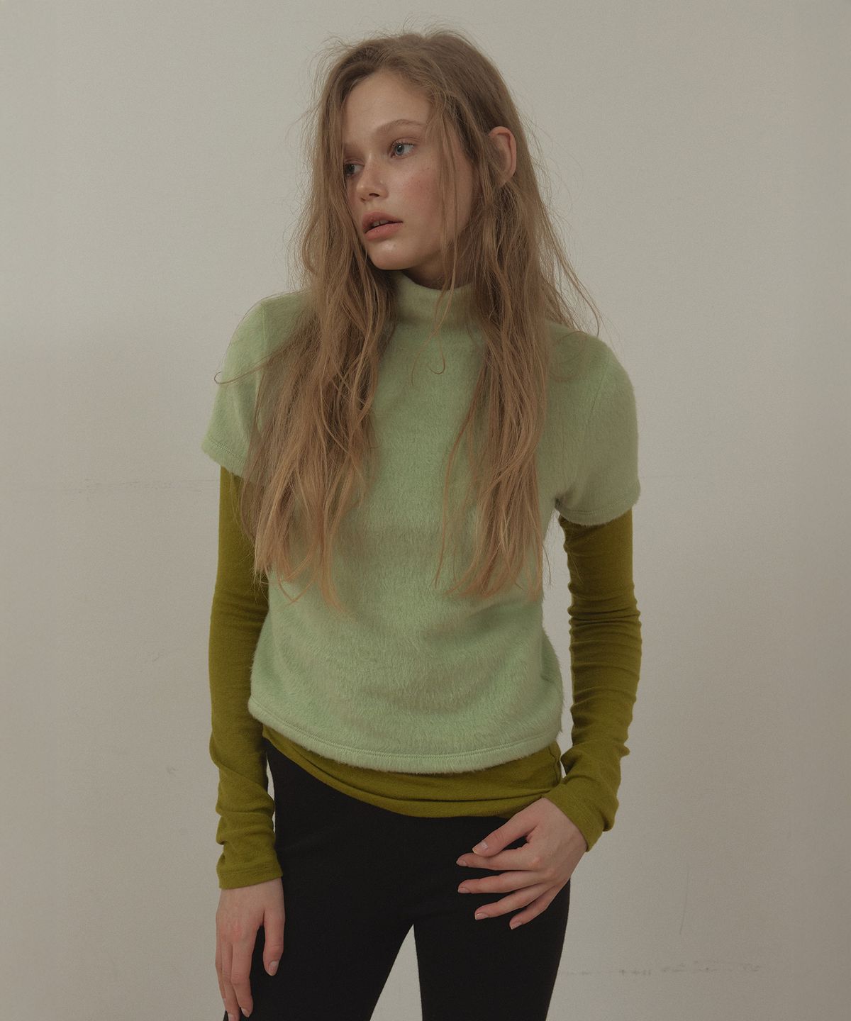 론크(LONQUE) PLUFFY MOCK NECK HALF SLEEVE T SHIRT (MINT)