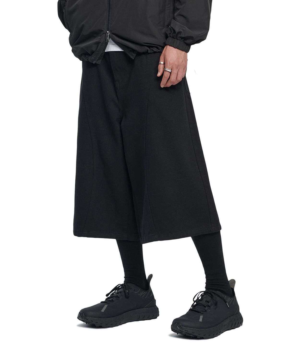 노매뉴얼(NOMANUAL) I.L BERMUDA PANTS - BLACK
