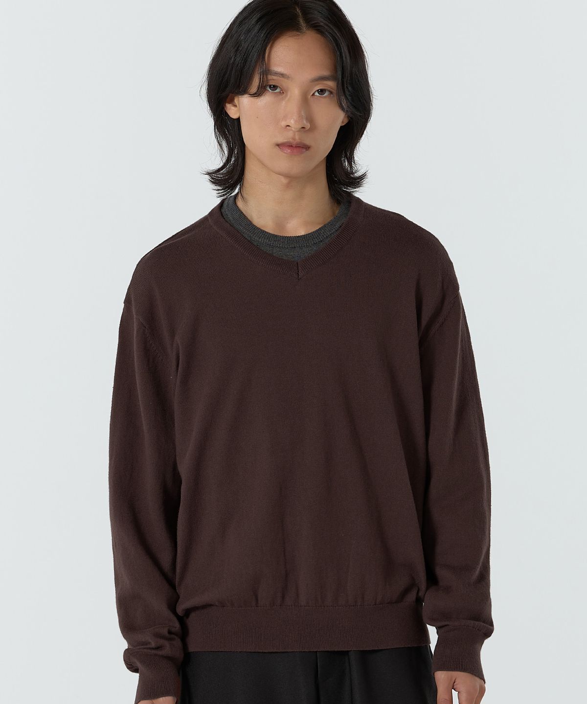 주앙옴므(JUAN HOMME) 리파인드 브이넥 니트 (브라운)